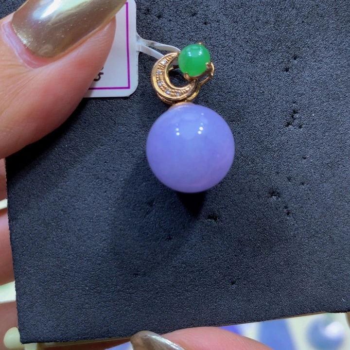 翡翠18K金镶嵌颈饰翡翠