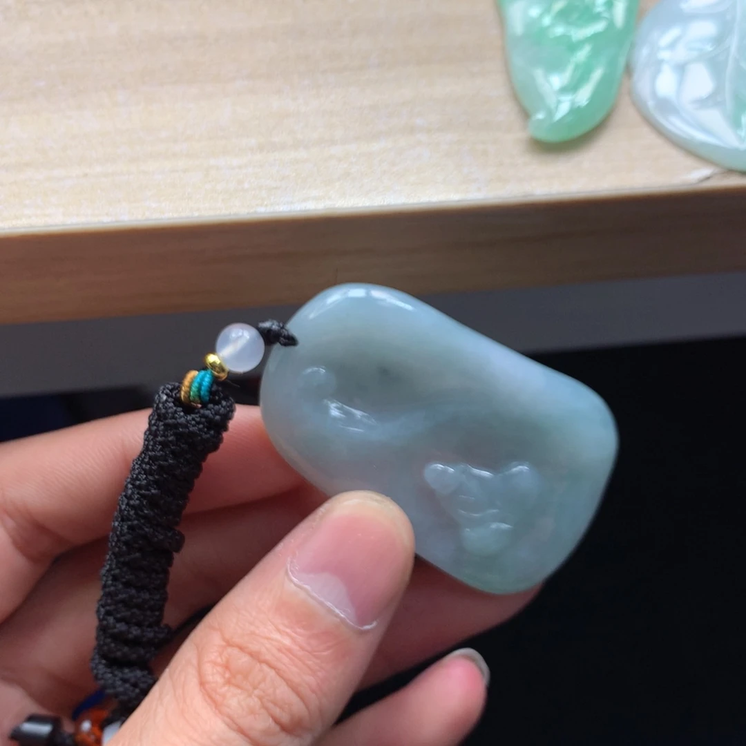 颈饰未镶嵌翡翠吊坠
