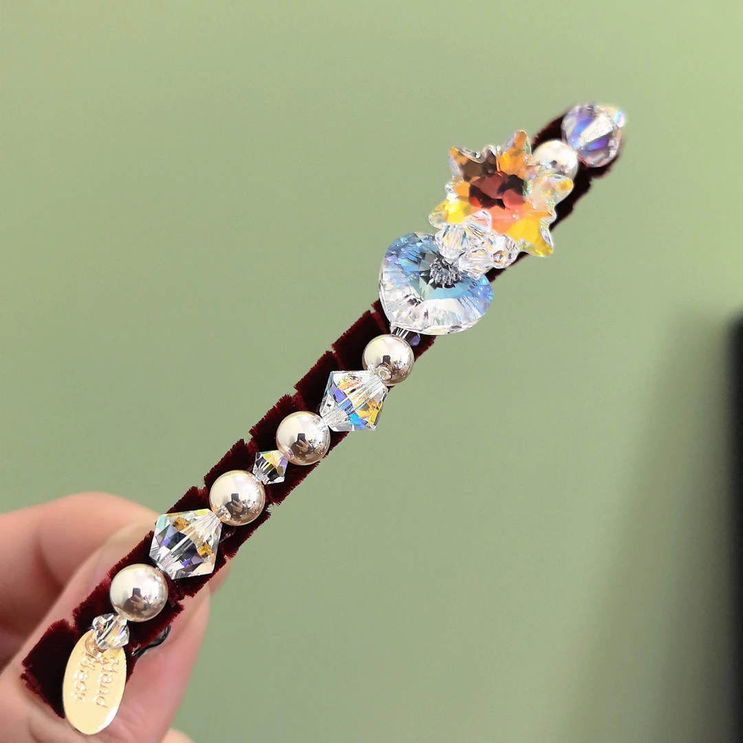 精品施华洛极光天女珠红色丝绒底十公分细弹夹WM-1238