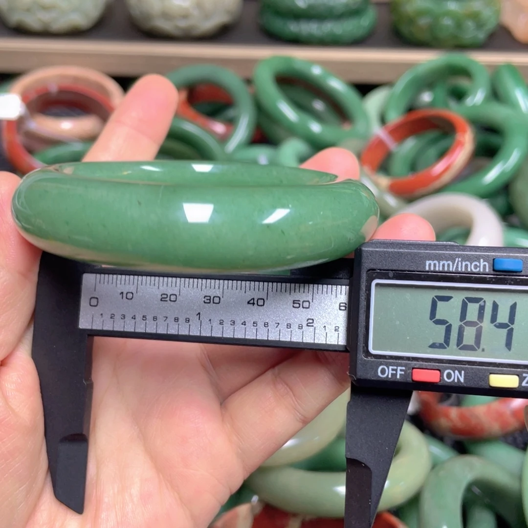 石英质玉未镶嵌手镯