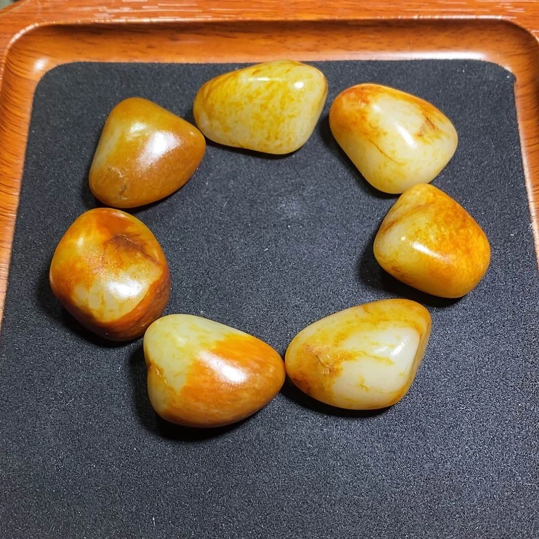 小***我和田玉未镶嵌手链