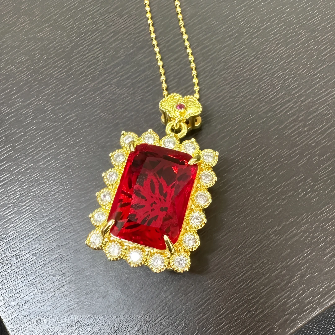 高定—典藏级 炽热红精选吊坠（D004)