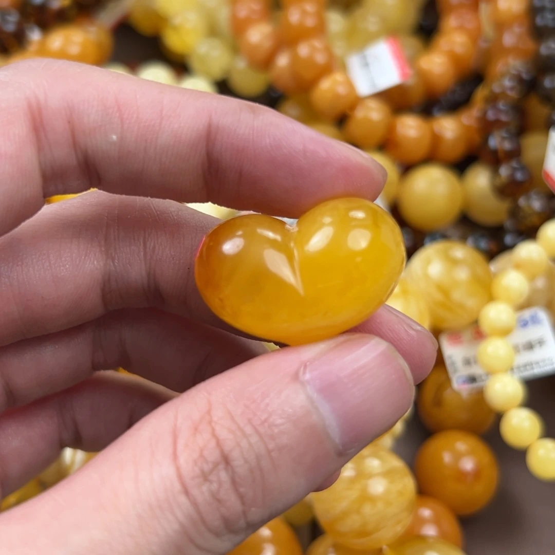 琥珀未镶嵌珠宝奇石