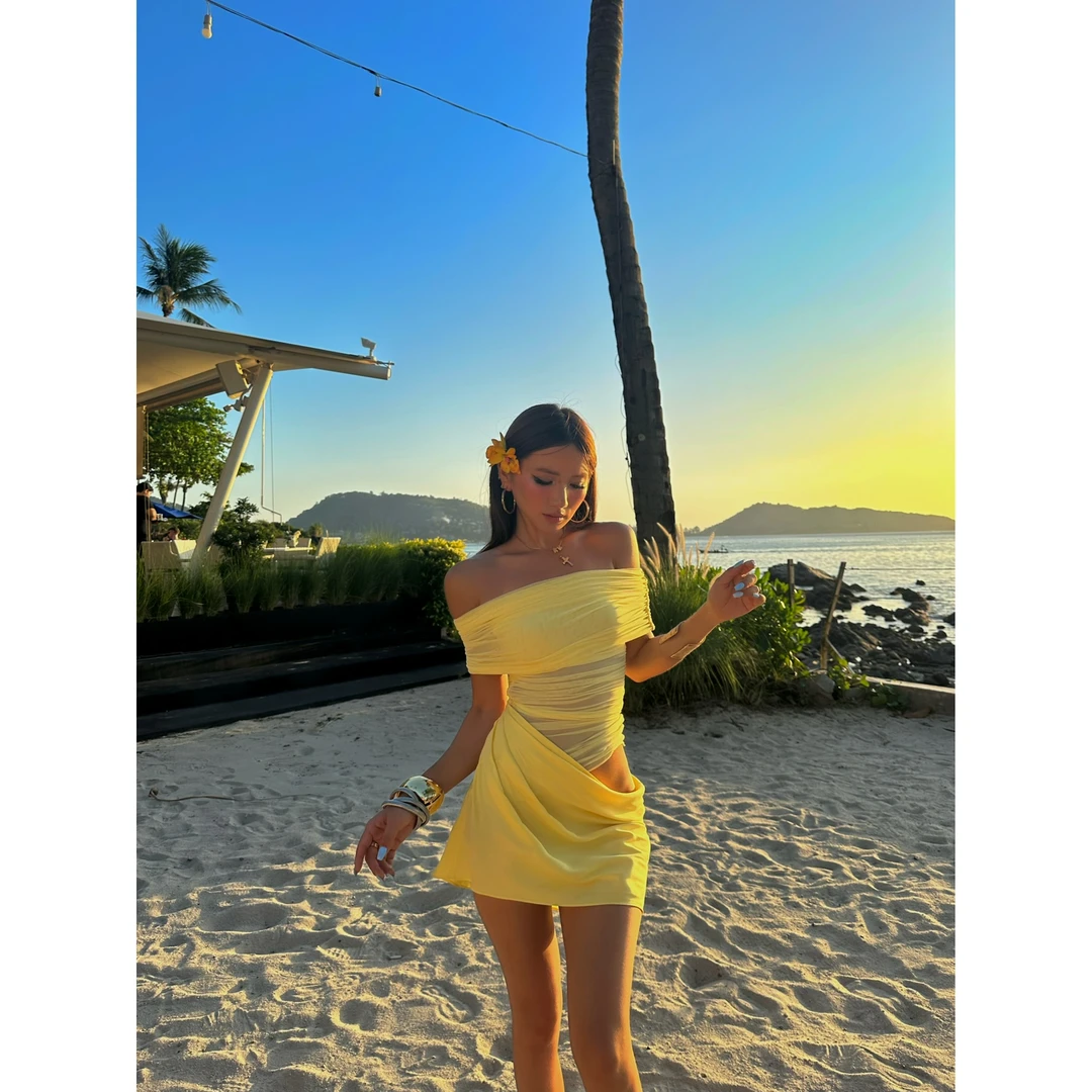 KKSHOP浪漫夏日专属限定系列 · 法式气质抹胸裙网纱拼接连衣短裙