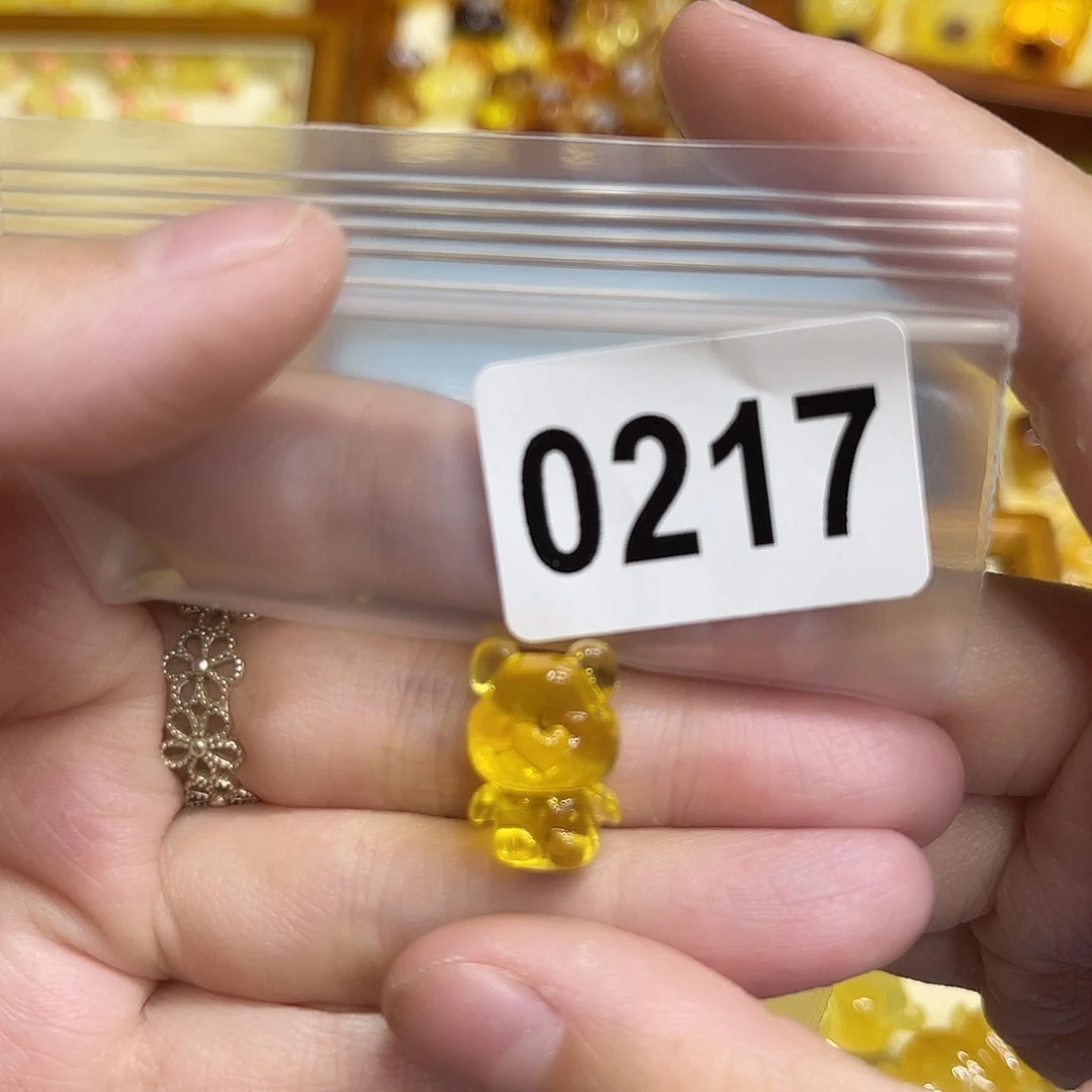 琥珀未镶嵌颈饰蜜蜡