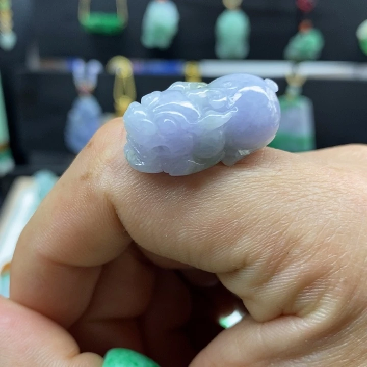 翡翠颈饰未镶嵌戒指