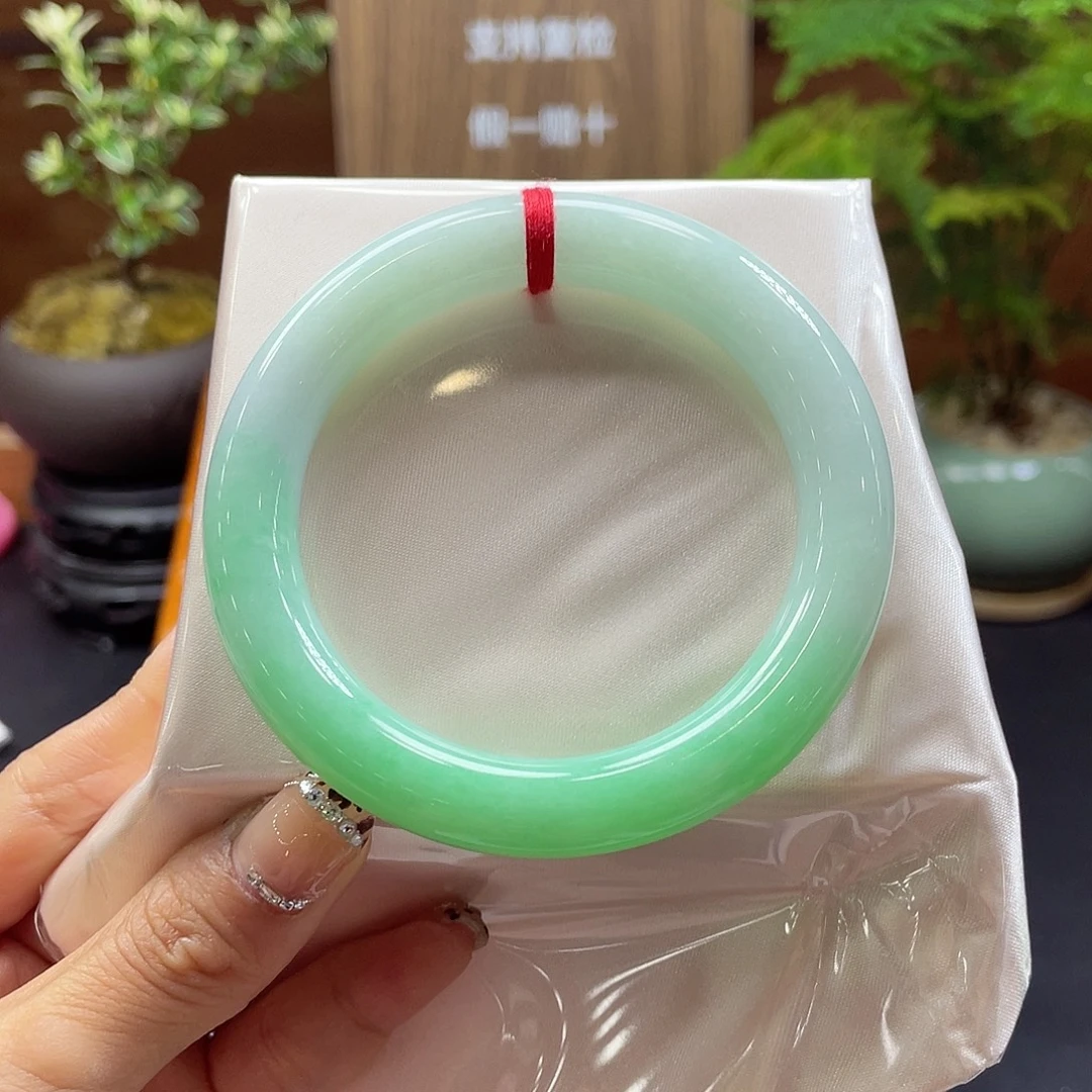 翡翠未镶嵌手镯32 号