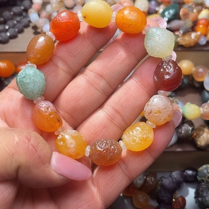 阿拉善彩玛瑙手串