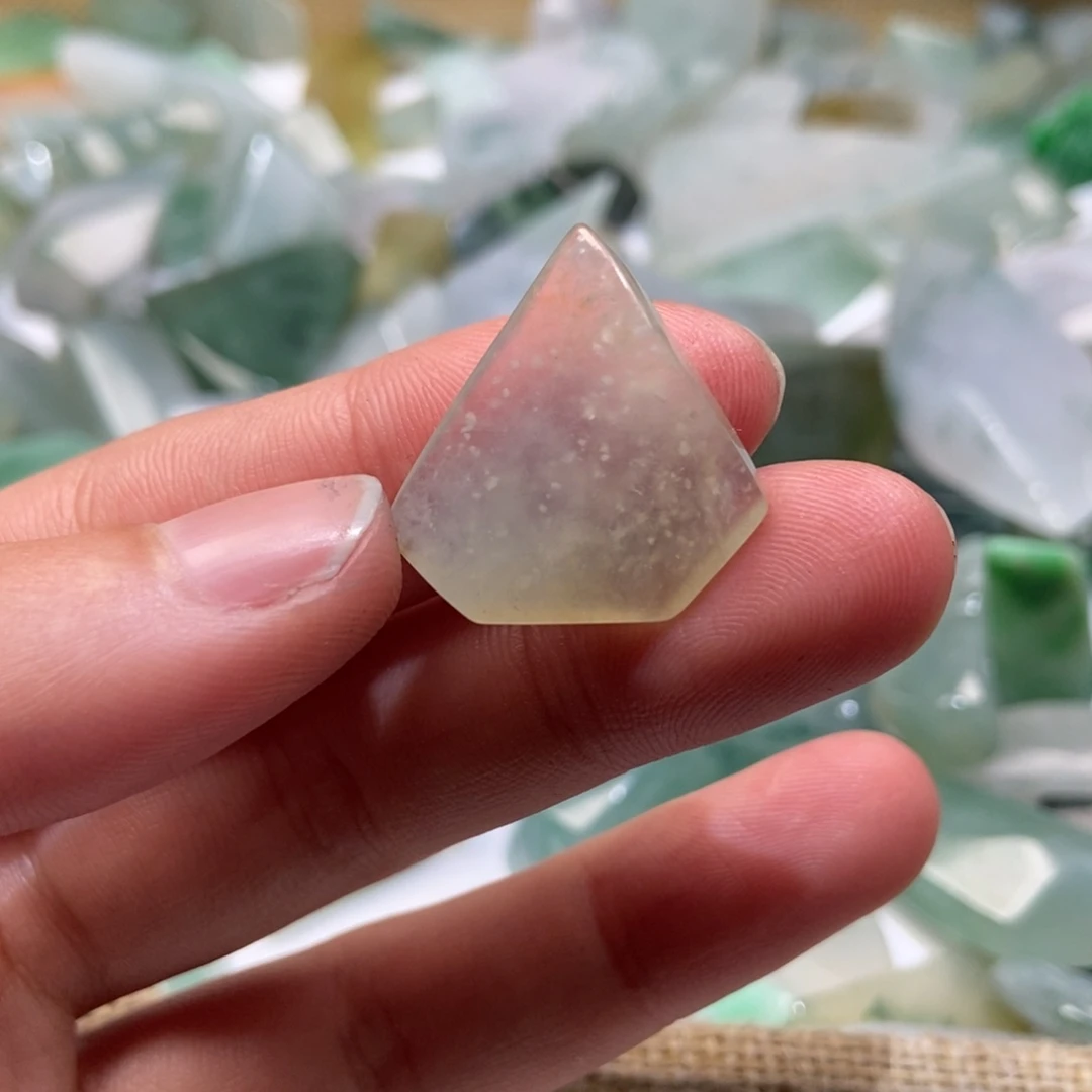 定制翡翠未镶嵌闲**抖随行