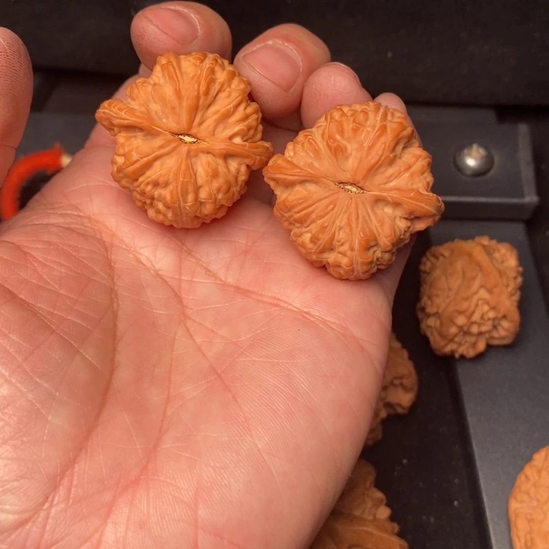 文玩核桃吊坠猫*红玛瑙