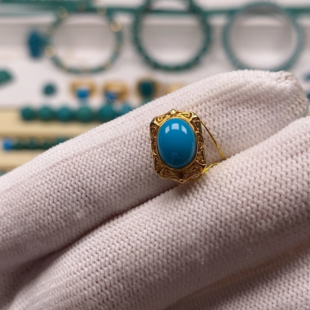 绿松石18K金镶嵌珠宝奇石背云8.7mm