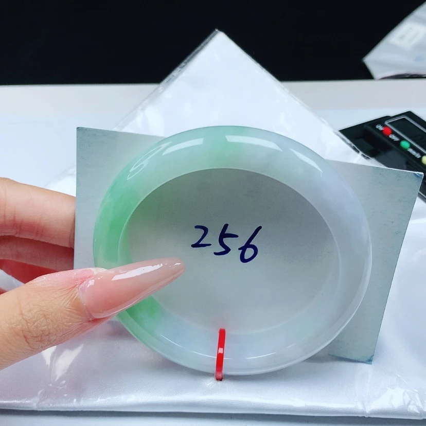 【闪购商品】翡翠手镯未镶嵌56.8圈