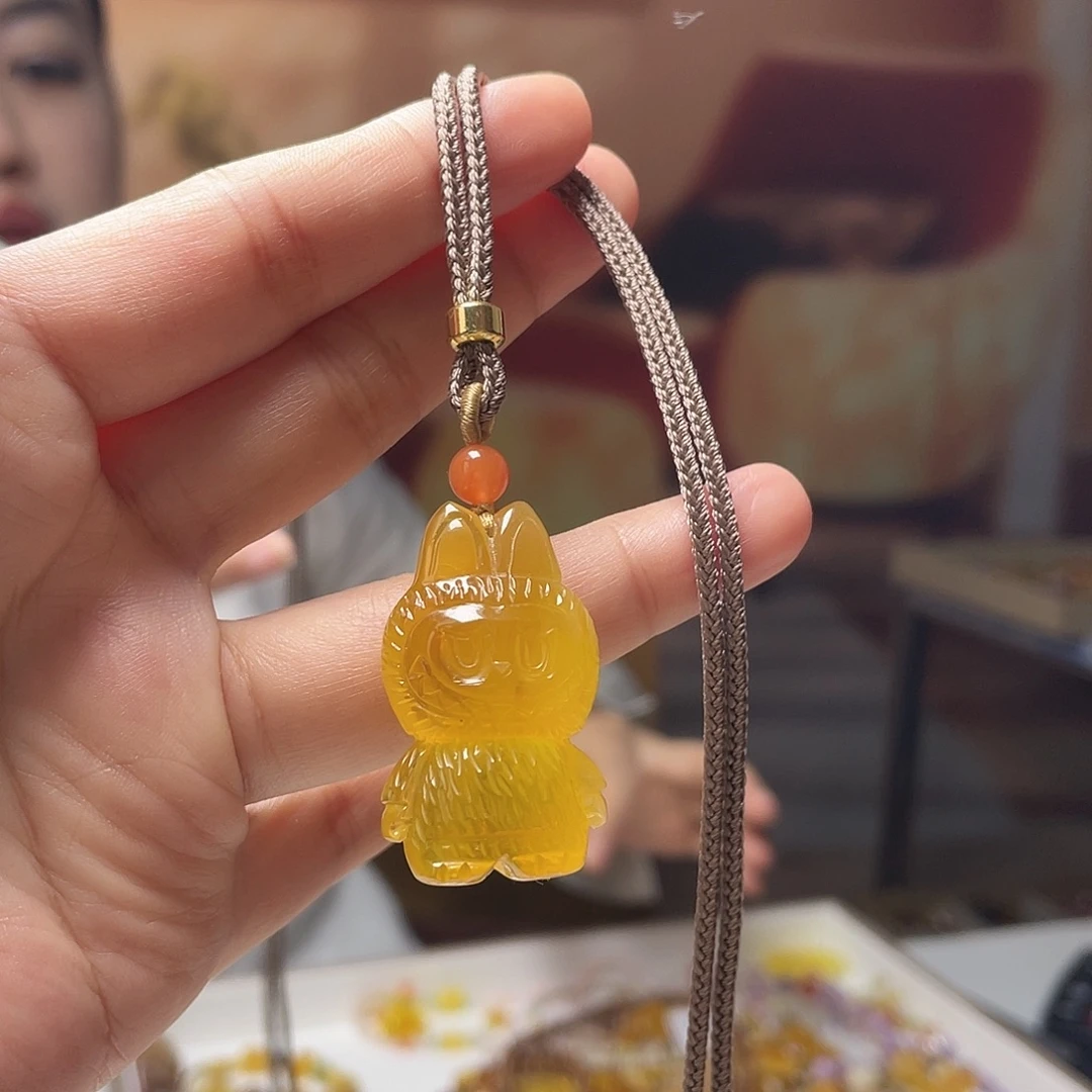 琥珀未镶嵌裸石吊坠