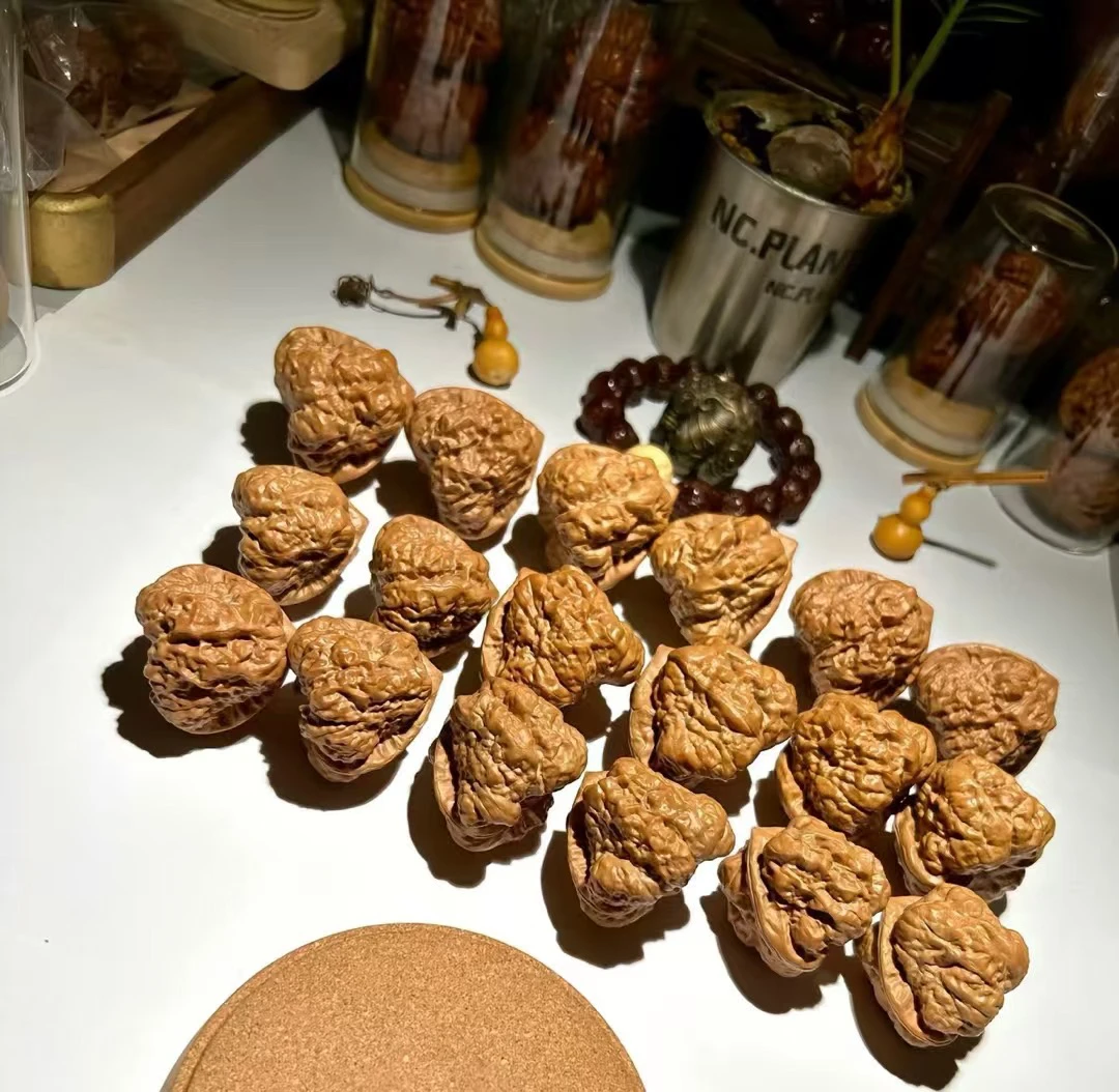 盘山鲜果尺寸48-50一箱10个不保三棱 不退不换