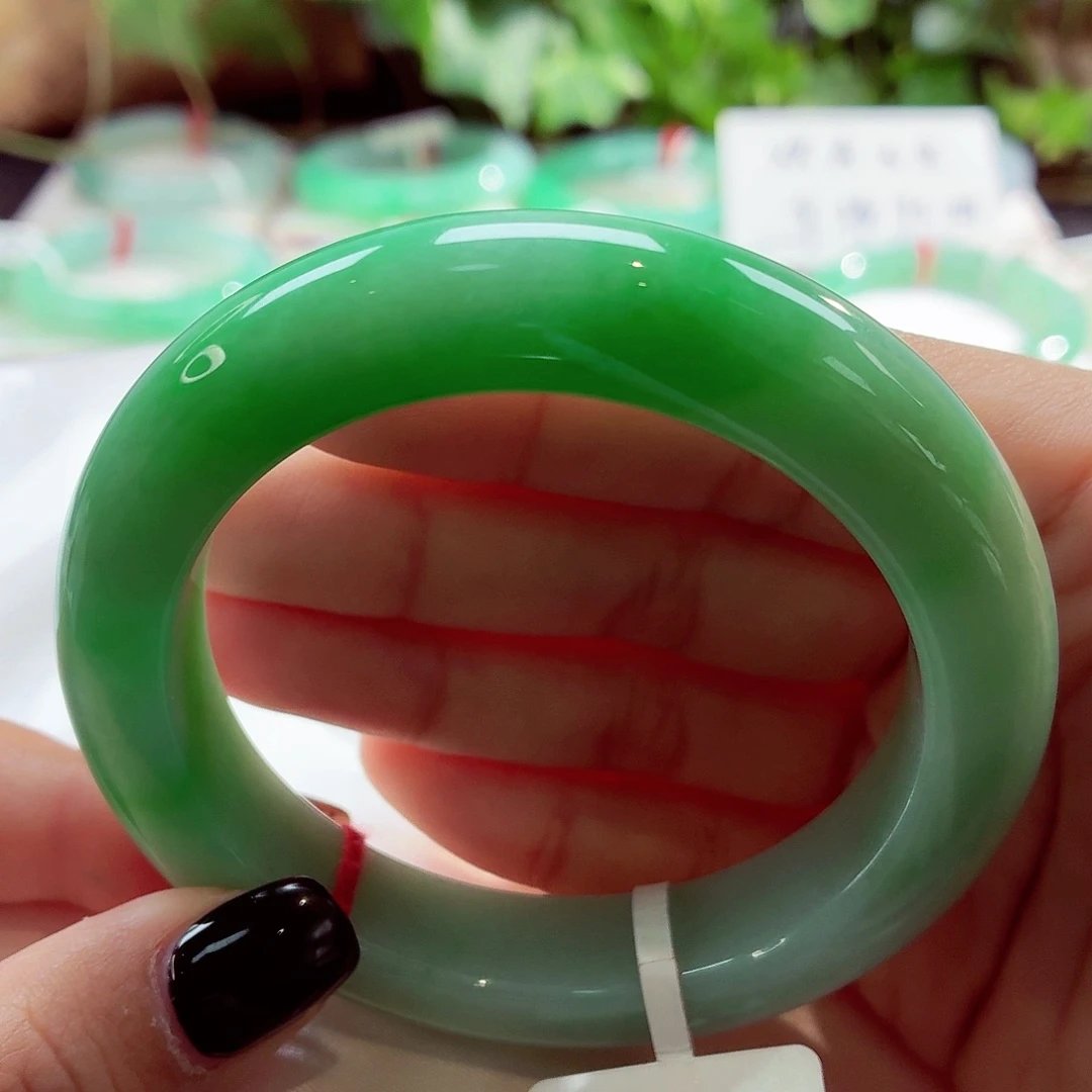 翡翠未镶嵌手镯阳绿渐变68-22