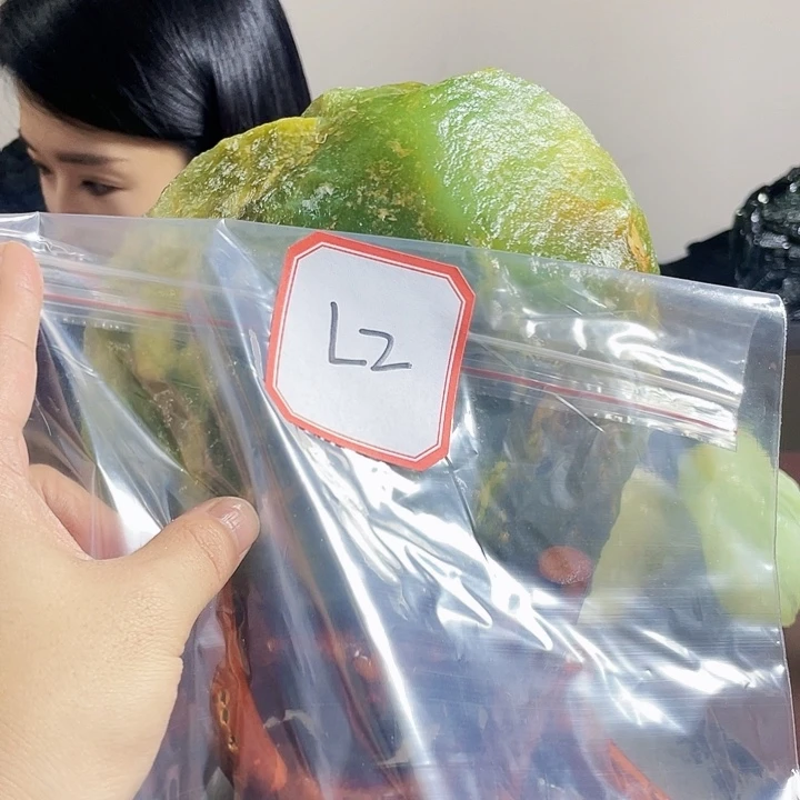 战***歌蛇纹石玉未镶嵌纯天然岫玉