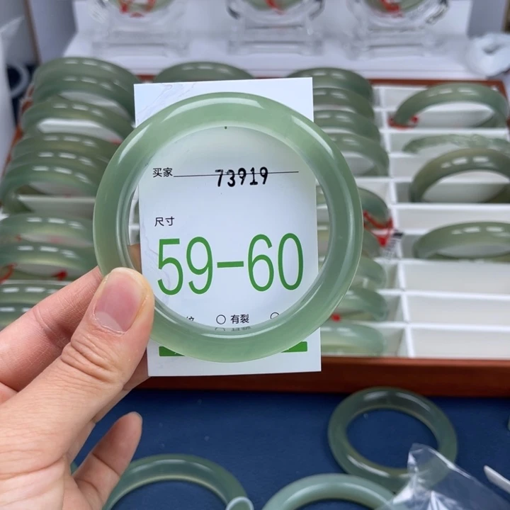 透闪石-蛇纹石玉手镯未镶嵌晴***荷