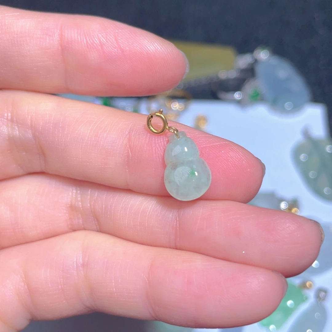 翡翠颈饰18K金镶嵌翡翠