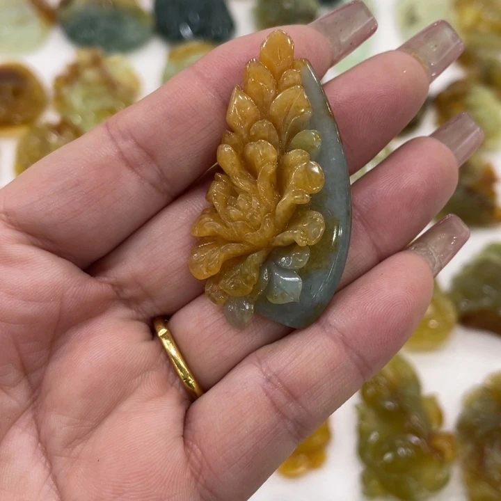 蛇纹石玉合金颈饰