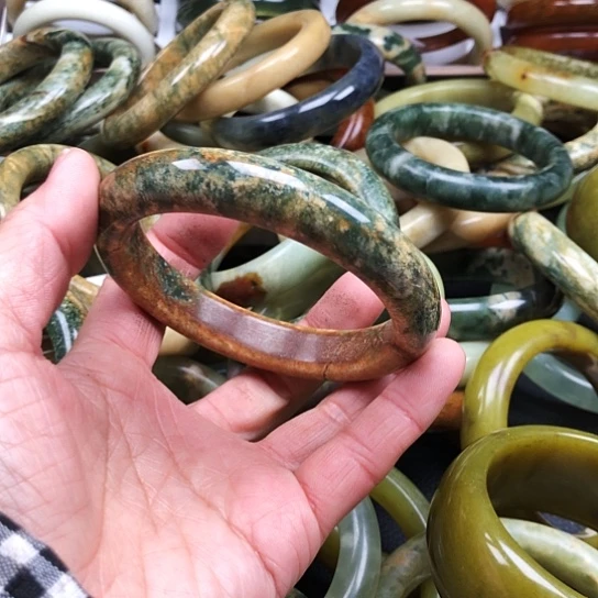 蛇纹石玉手镯未镶嵌A****?