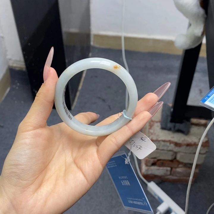 翡翠手镯未镶嵌54圈口