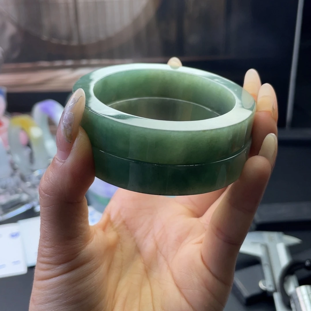 定制翡翠翡翠手镯蓝绿很漏未镶嵌