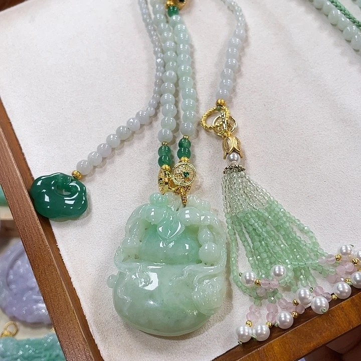 翡翠未镶嵌颈饰翡翠吊坠