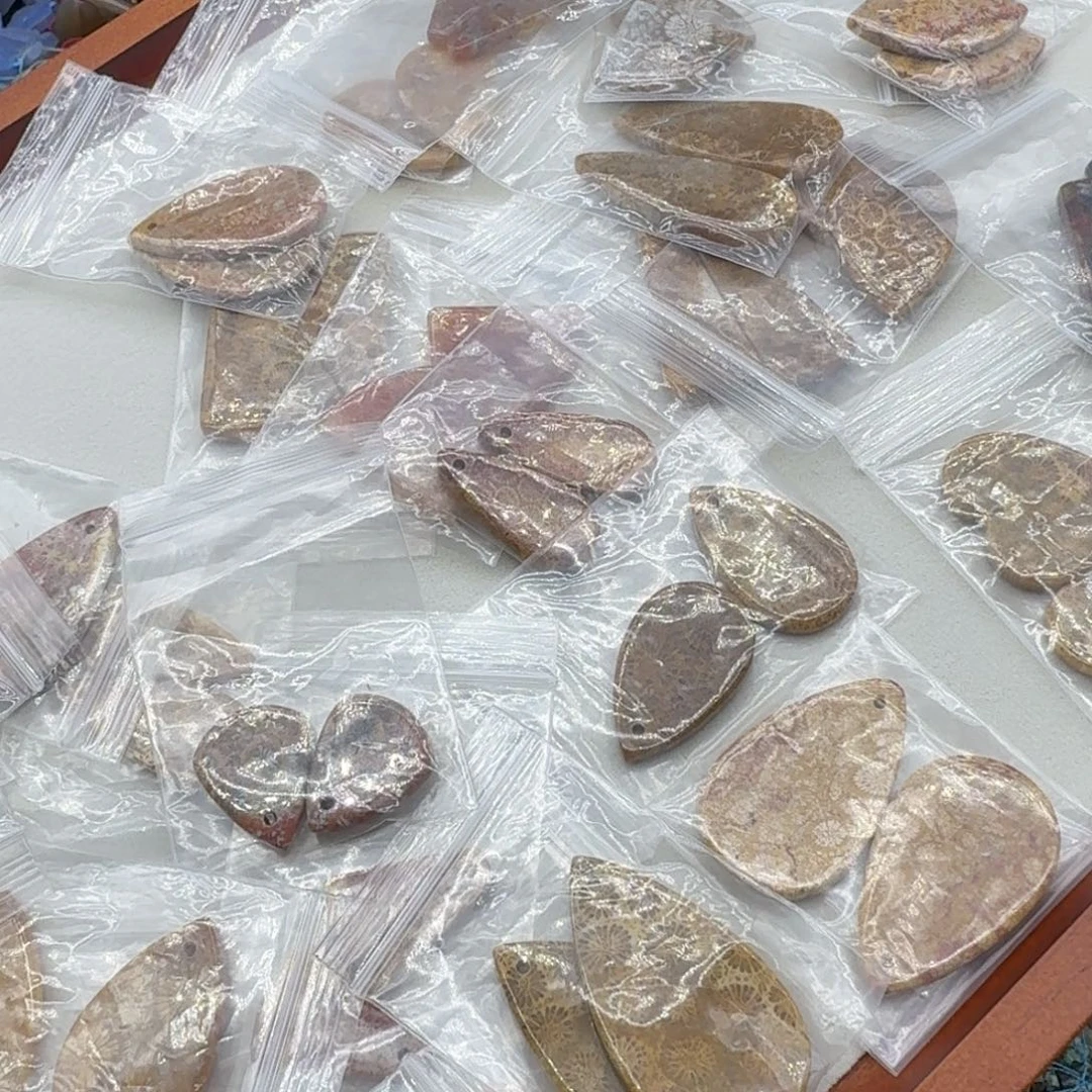 水晶珠宝半成品未镶嵌菊化石一对（2颗）