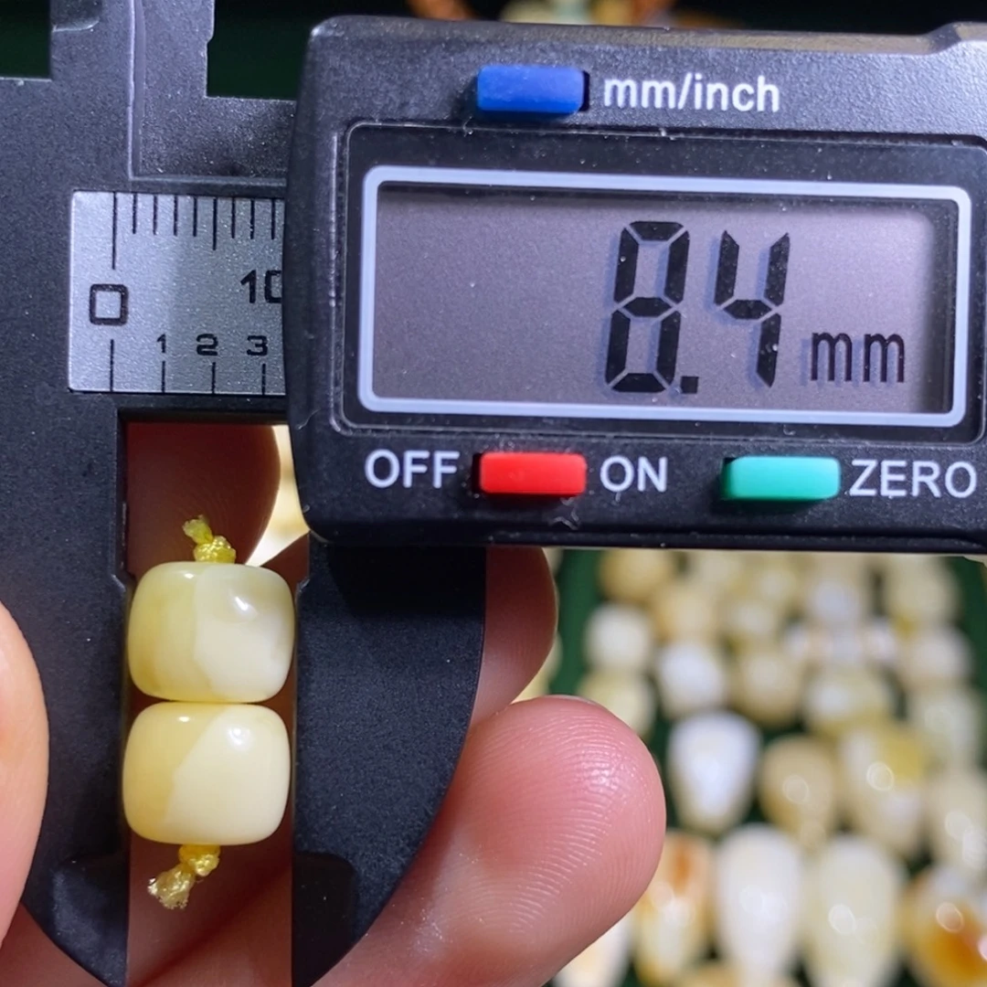 蜜蜡未镶嵌裸石配饰