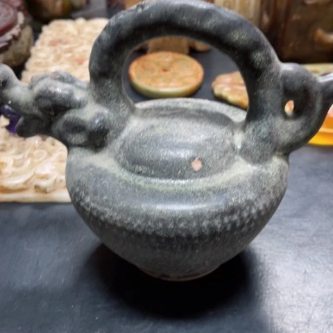 瓷片摆件等各种各样的