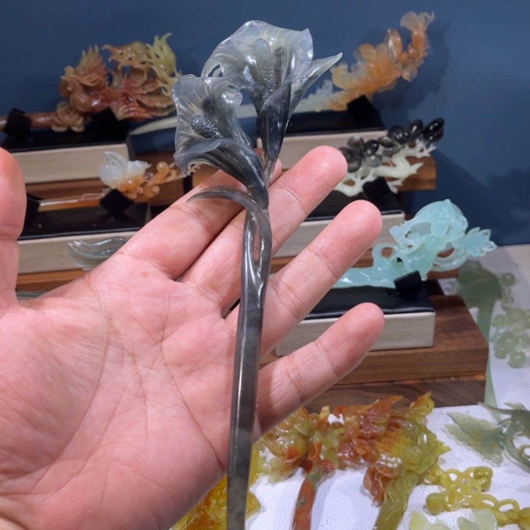 江***貌蛇纹石玉未镶嵌发簪