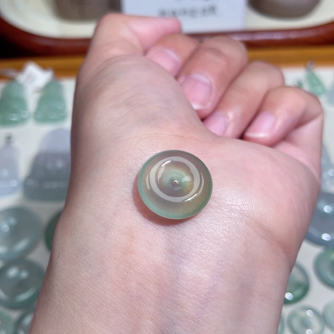 翡翠未镶嵌颈饰扣子