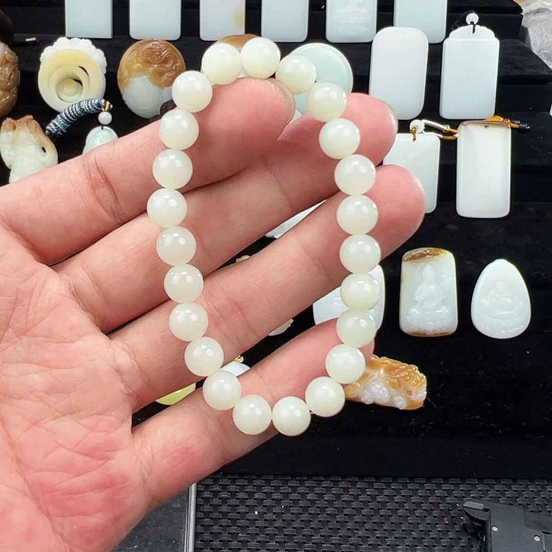 和田玉颈饰未镶嵌