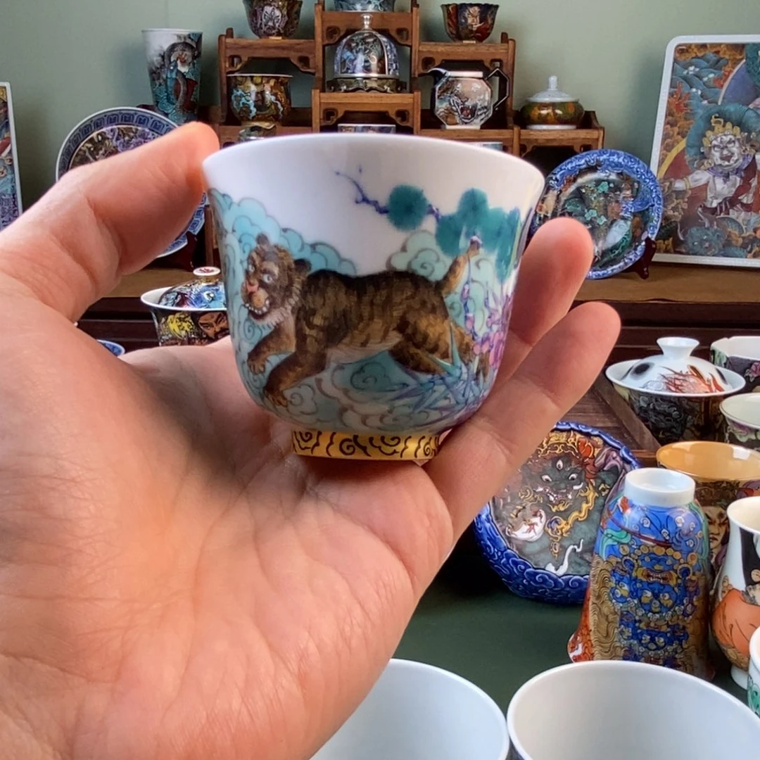手工手绘斗彩小老虎主人杯