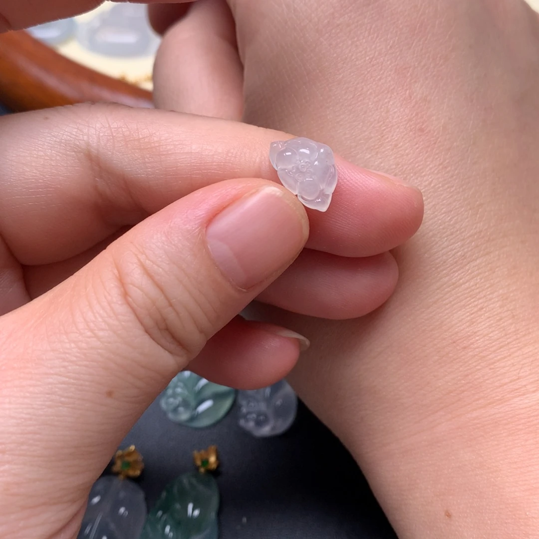 翡翠未镶嵌颈饰翡翠荷花