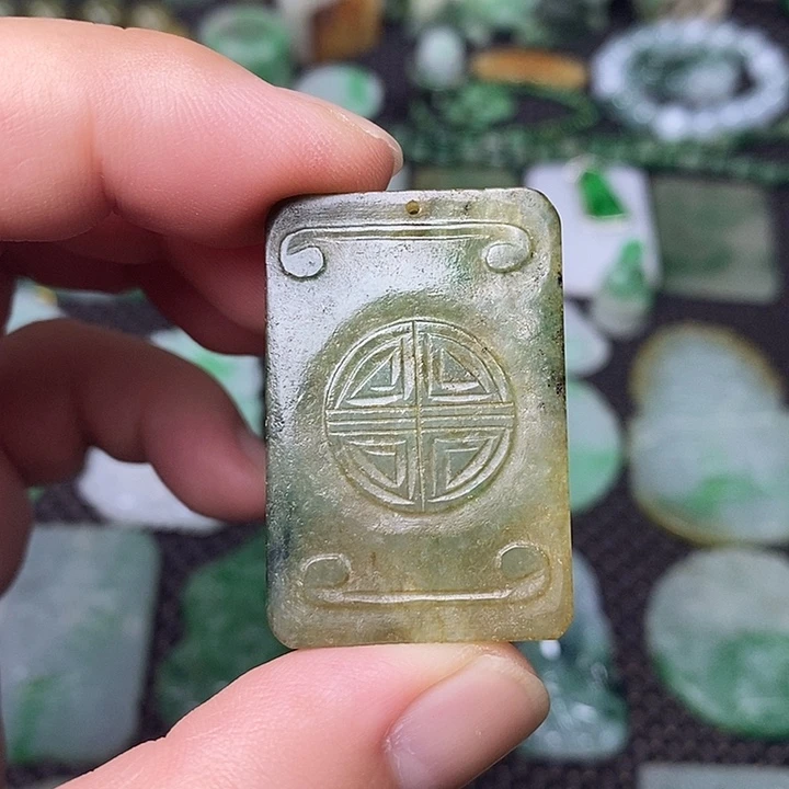 翡翠未镶嵌颈饰缅甸天然翡翠背云