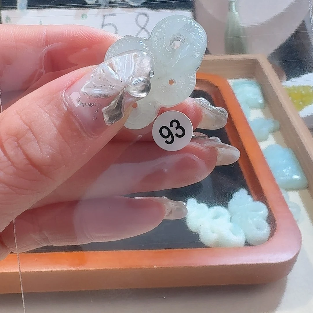 蛇纹石玉颈饰合金精美礼品