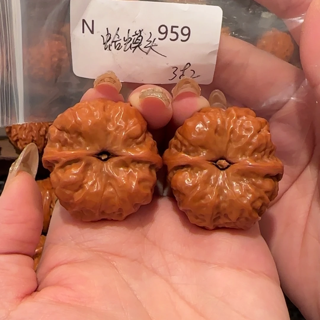 桃核吊坠你****。蛤蟆头38精品