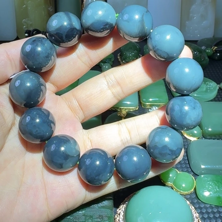 颈饰未镶嵌和田玉卡18青花