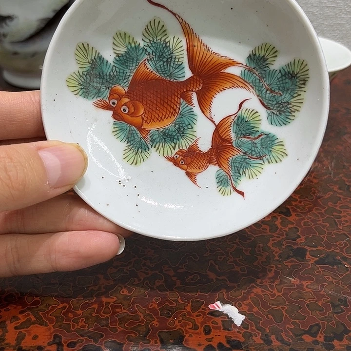 瓷片精美的陶瓷摆件，……