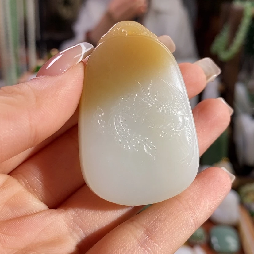 【闪购商品】吊坠(赠链)未镶嵌和田玉