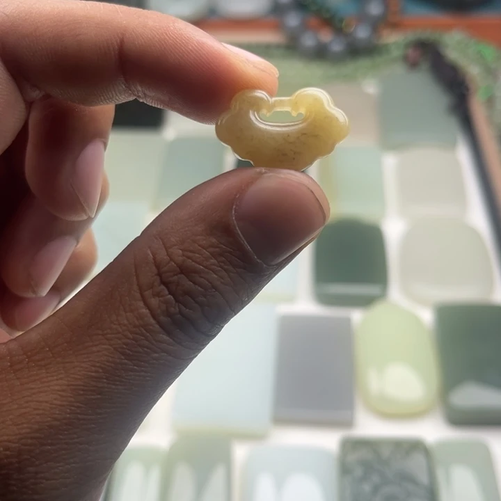 和田玉（糖玉）未镶嵌颈饰