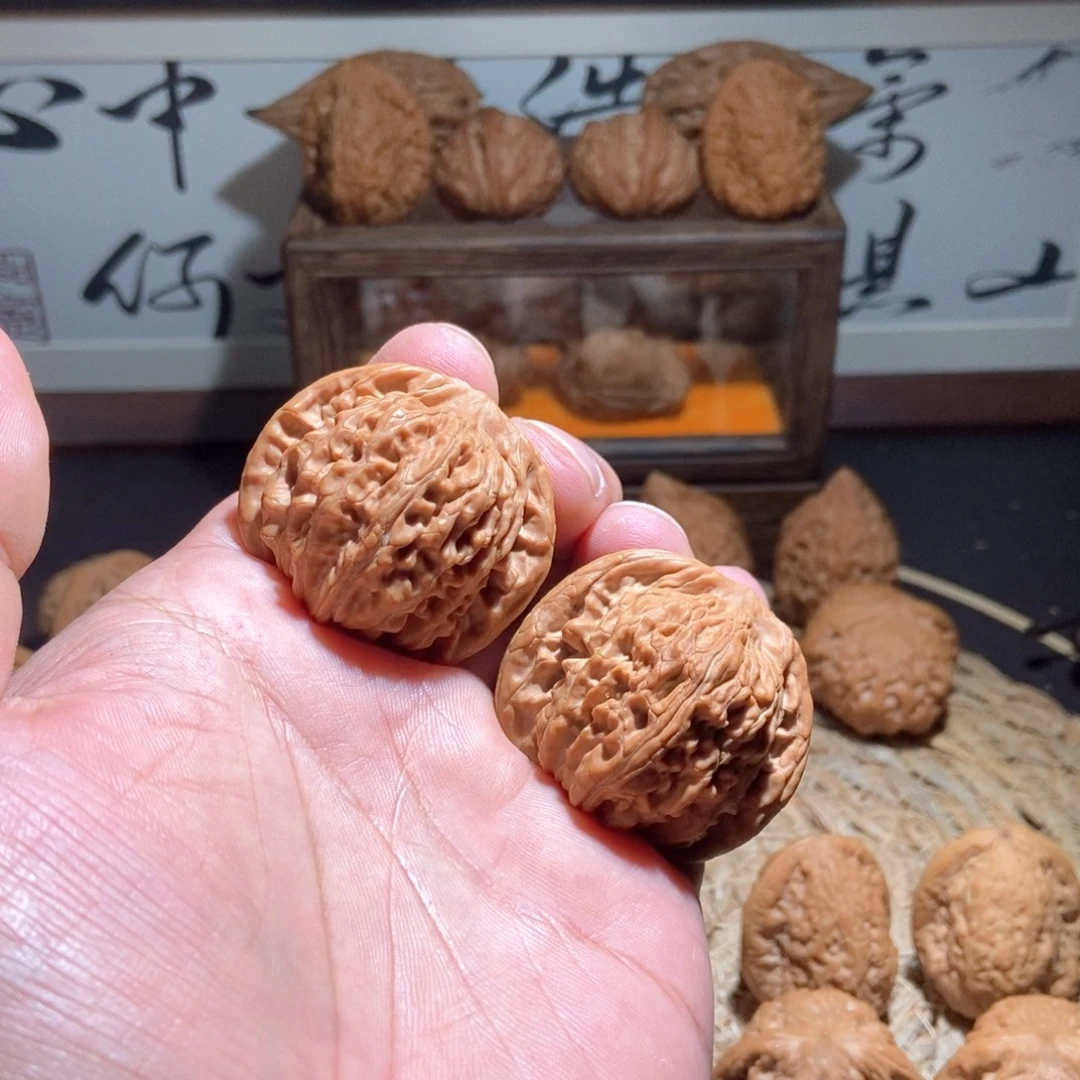 云***归文玩核桃吊坠汉高楼