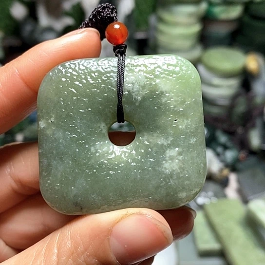 未镶嵌和田玉（糖玉）珠宝半成品