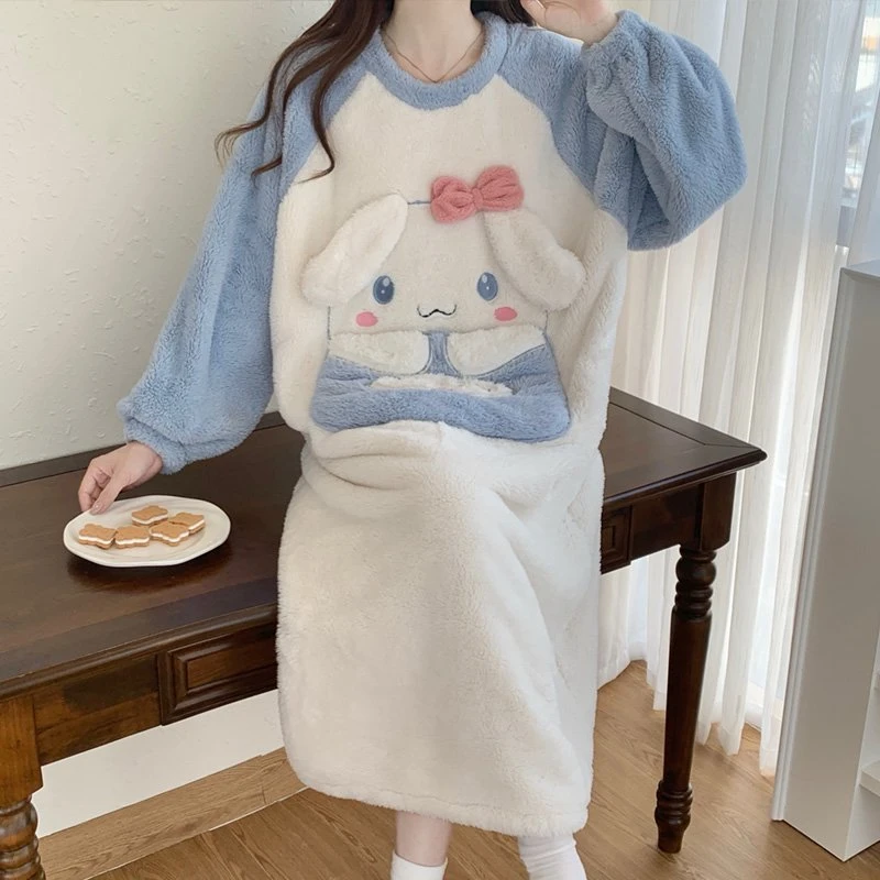 2025卡通新款珊瑚绒睡衣女加厚宽松大码保暖睡裙冬季加绒家居裙冬