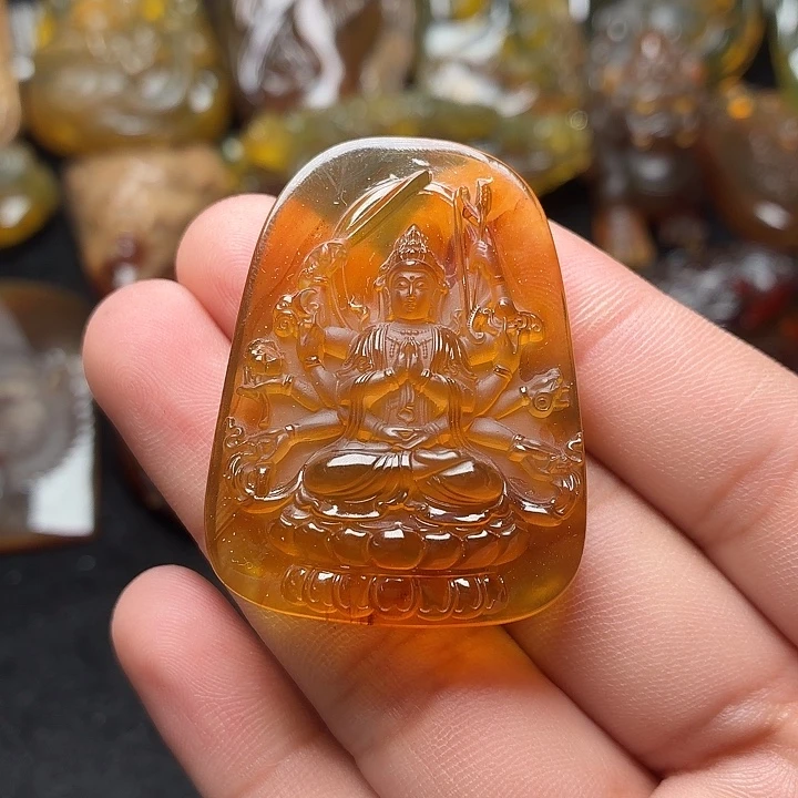 琥珀未镶嵌颈饰93