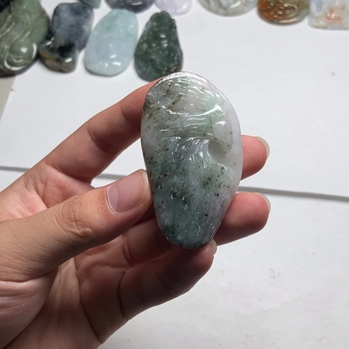 翡翠未镶嵌颈饰鹰牌16