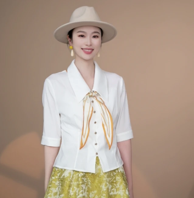 小井定制私服【白驹】2025新款白色收腰赫本风衬衣J25W226