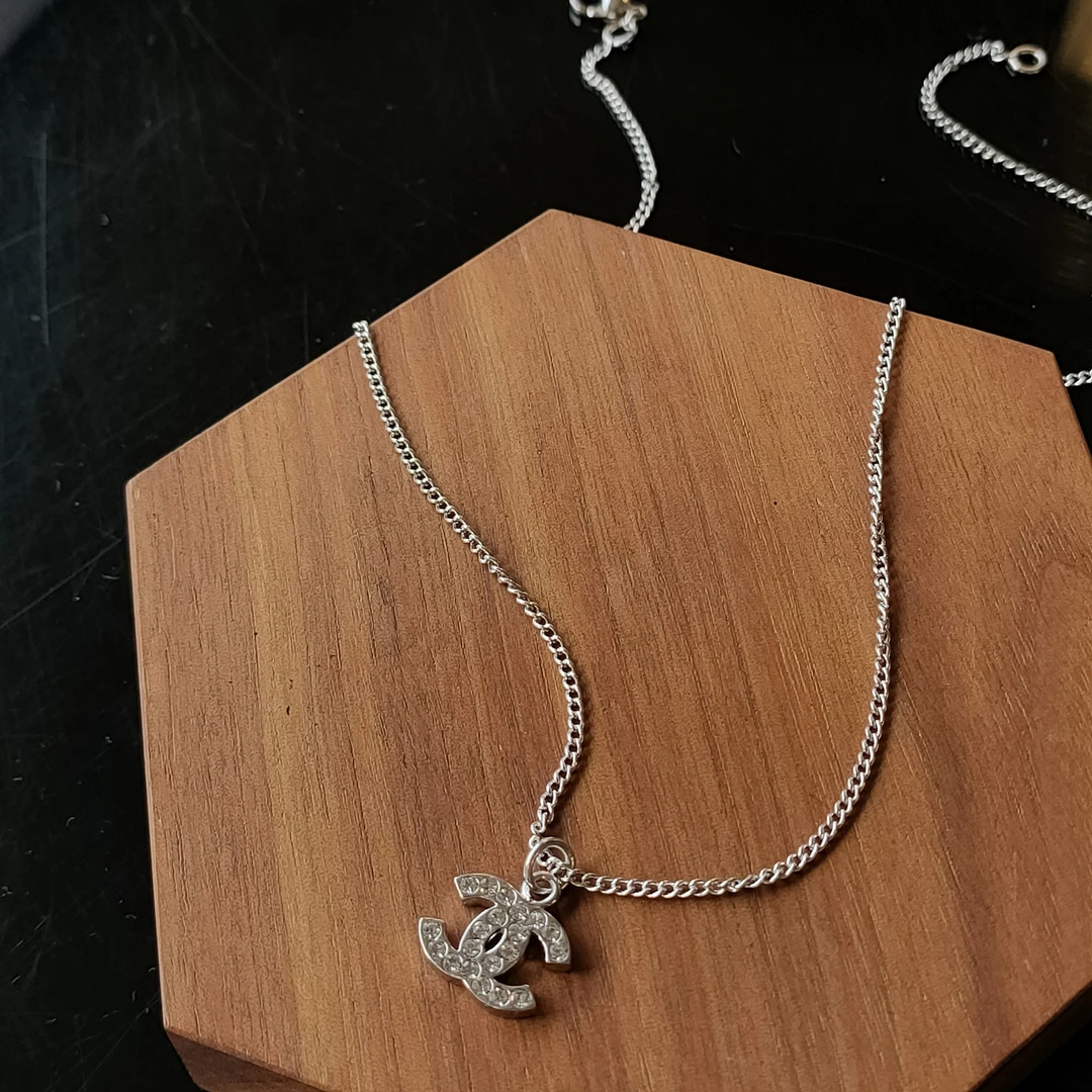 95新 Chanel/香奈儿 Azul-Chanel 09V银色满钻双C项链44562