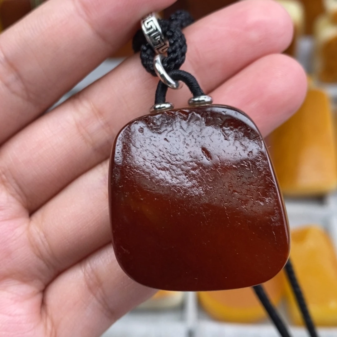 琥珀吊坠(赠链)未镶嵌